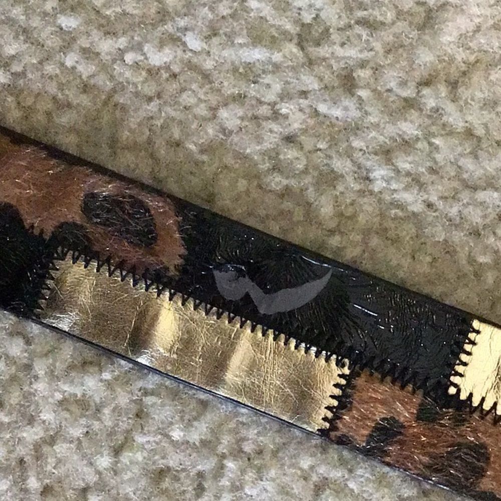 Guess Vintage Y2K Women’s Belt Reversible Gold Tone Buckle Black Animal Size 48” - Picture 11 of 12